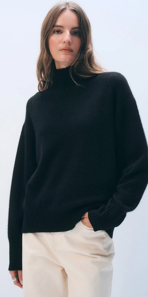 White + Warren Cashmere Oversize Standneck Sweater